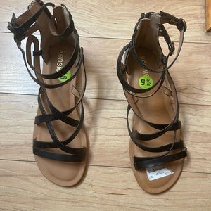 Women’s shoes size 9 1/2